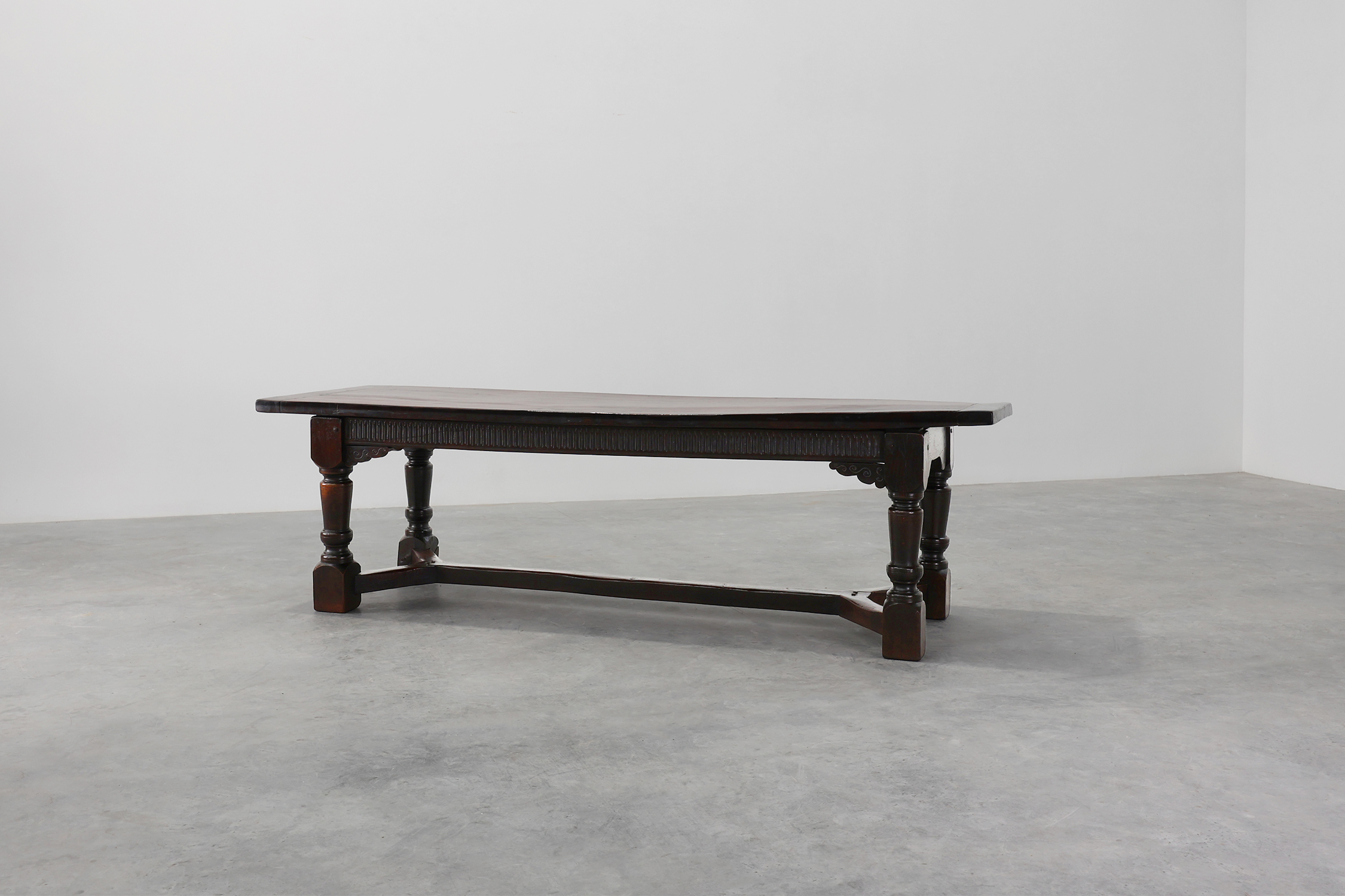 17th-Century Belgian full dark Oak Dining Tablethumbnail